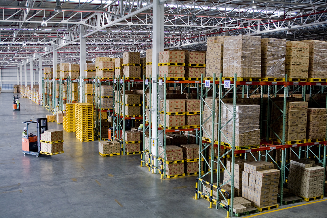 Aging US Warehouses Unfit to Handle Amazon and E-commerce Boom