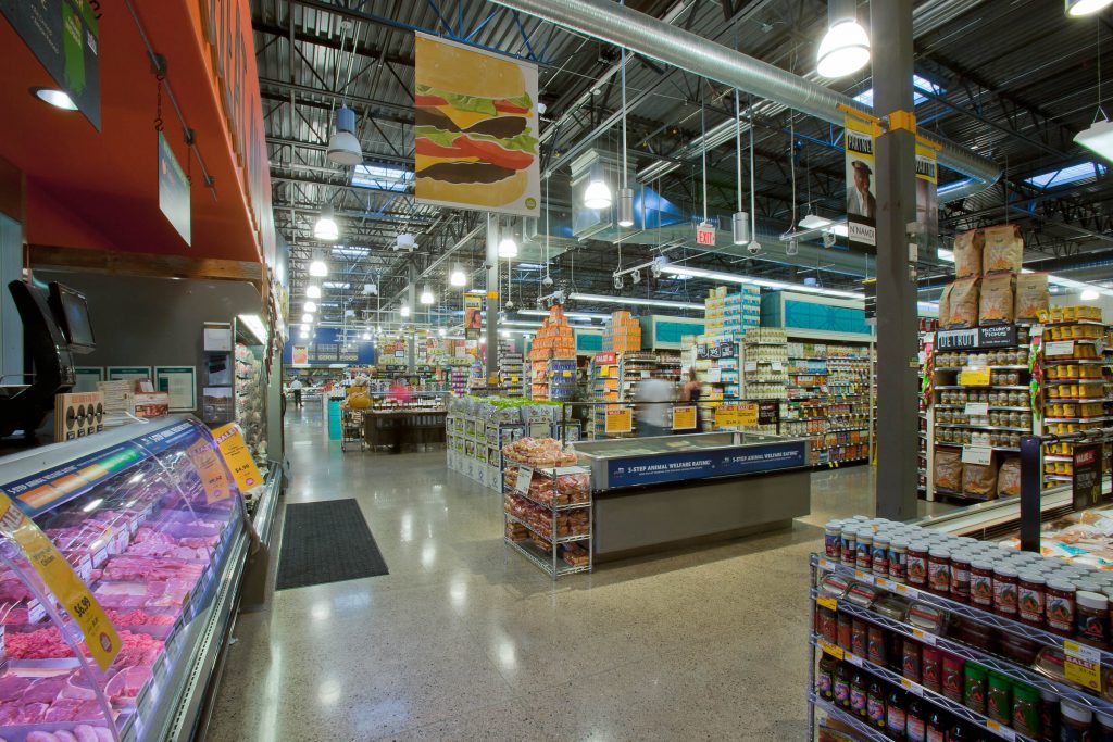 A picture of the shopping area in a grocery store