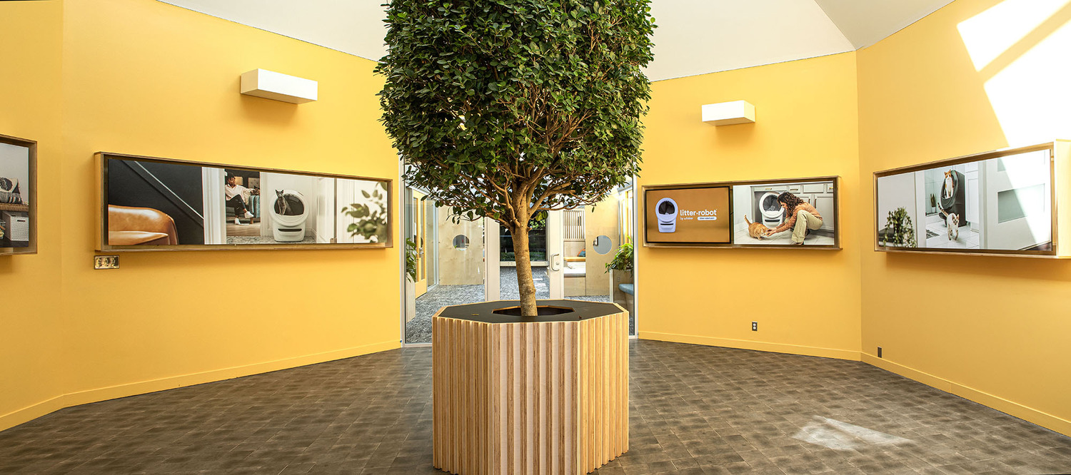 Whisker Little Robot, Office